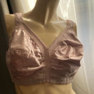 42D Playtex comfort bra with padded straps # 4693